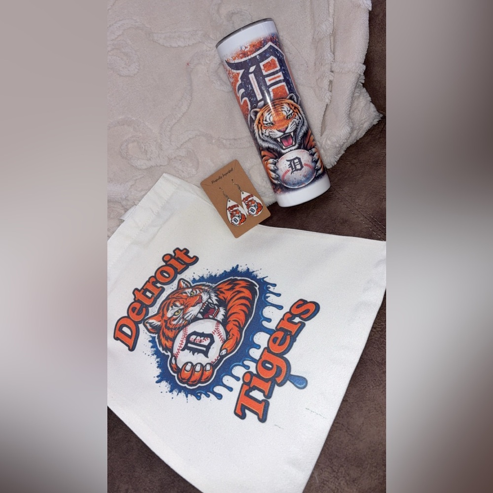 Detroit Tigers Tiger Logo Tote Bag - tigers earrings tigers tumblr made by me